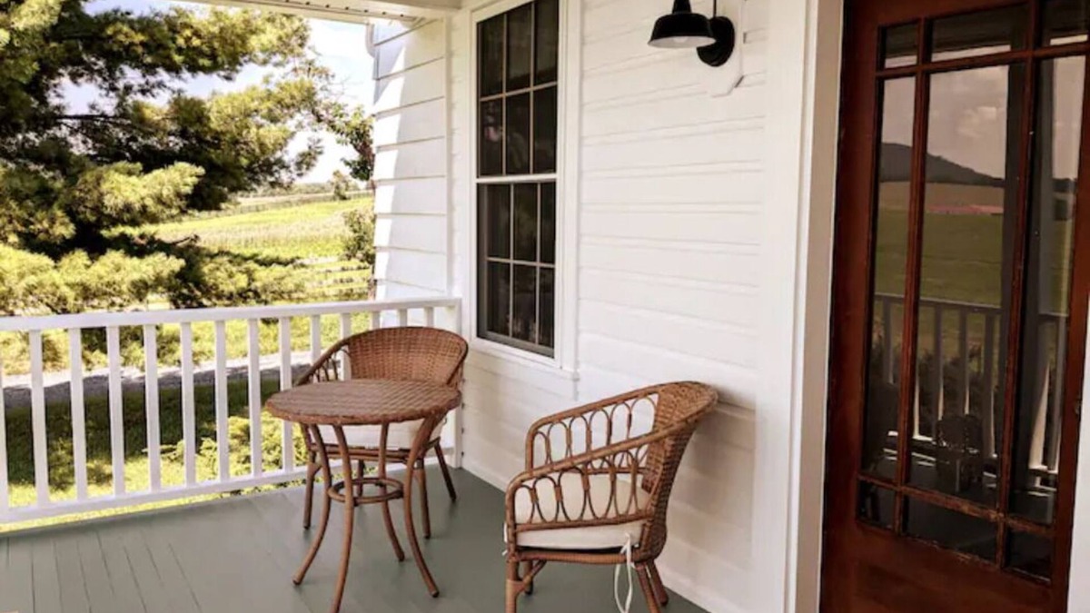 Singers Glen House | Spacious bungalow with rural views & vintage charm