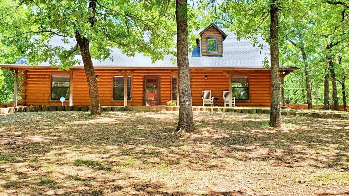 Sulphur House | Spacious cabin in rural area close to Turner Falls and Chickasaw National Park