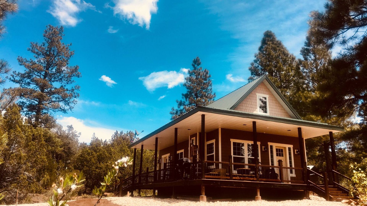 Orderville Cabin | Spacious Cabin right at the edge of Zion National Park & Zion Ponderosa Resort!