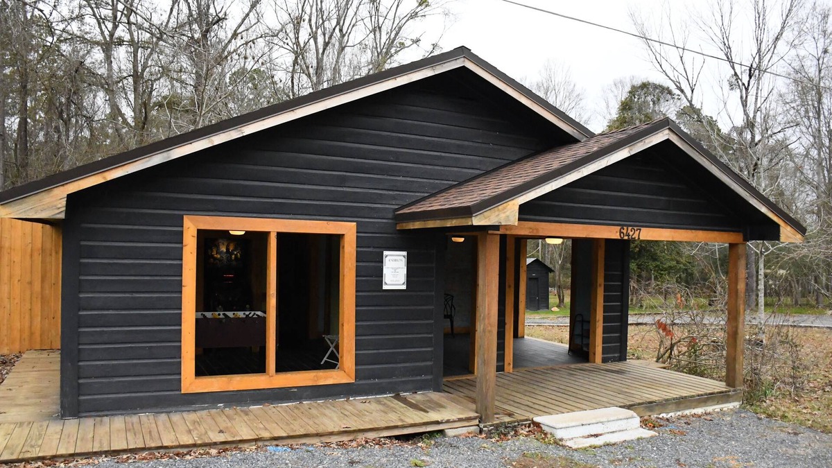 Chatham House | Spacious camper, with private bedrooms. Minutes from Caney and Chatham Lakes