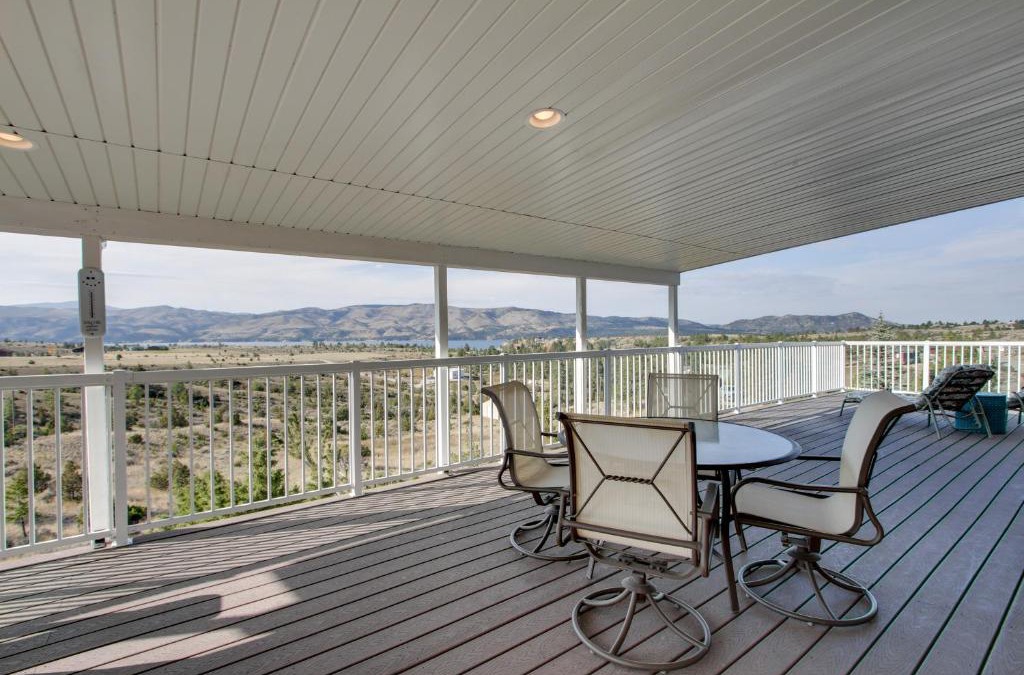 Helena House | Spacious Canyon Ferry Lake House with Bar and Views!