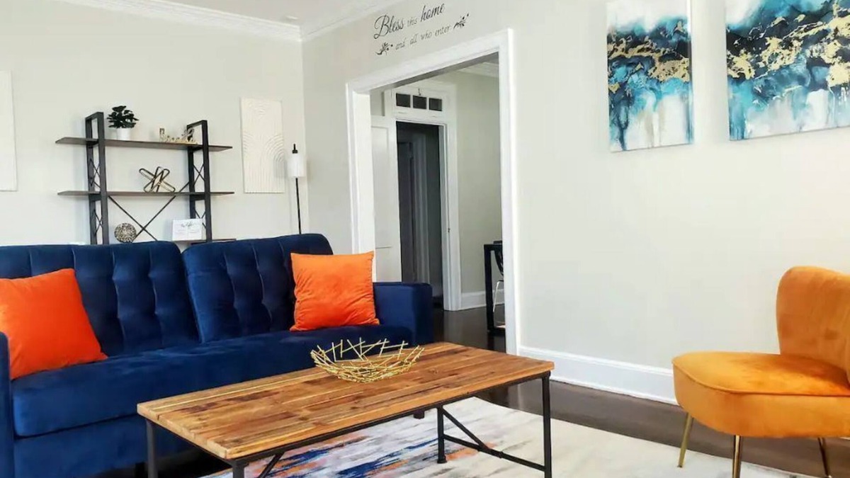 Montgomery House | Spacious Centrally Located 3 Bed 2 Bath - Sleeps 8