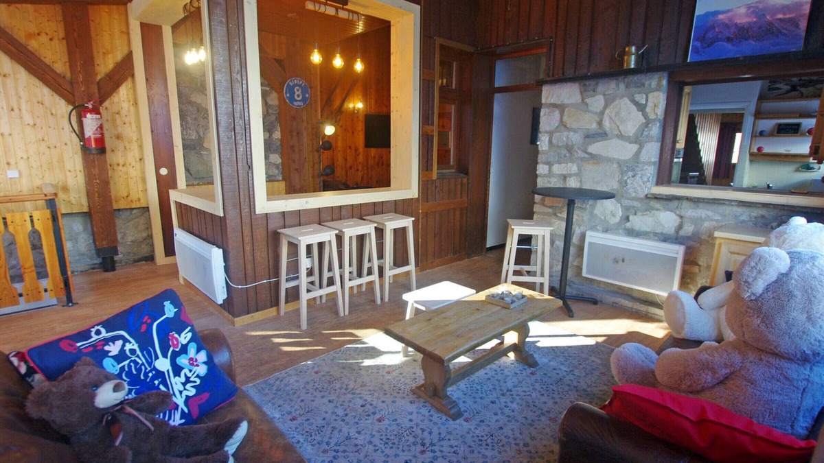 Val Claret Ski Chalet | Spacious chalet in Tignes - 6 bedrooms for 15 people with Wifi