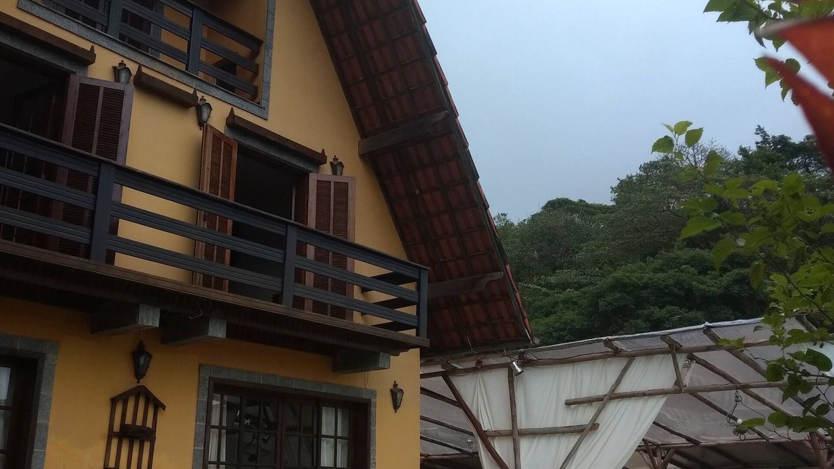 Teresopolis House | Spacious Chalet House with Pool and Barbecue Near CBF, Feirarte, Parque Nac.