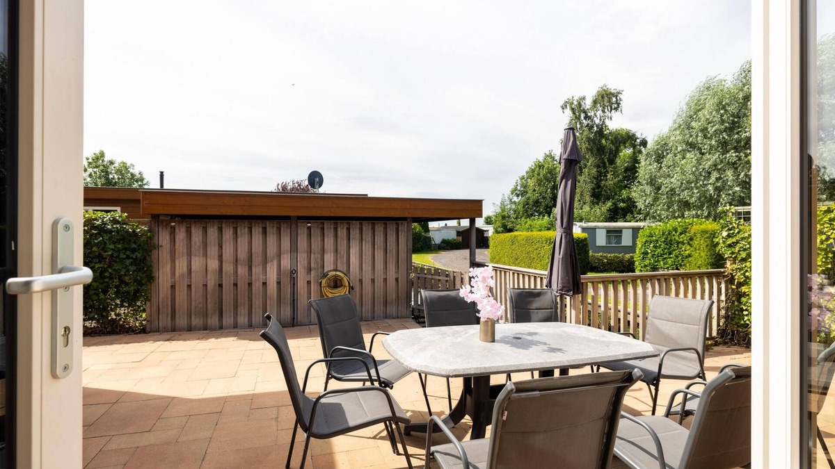 Bantega Ski Chalet | Spacious chalet in Friesland, including a sloop