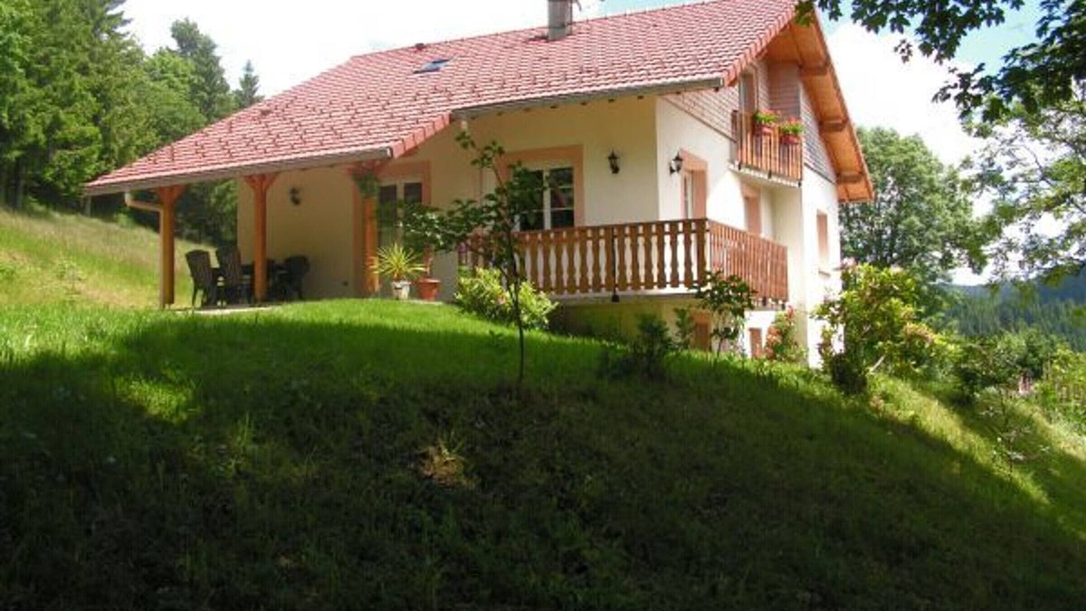 Gerardmer Cottage | Spacious chalet with balcony, free WiFi, close to lake and ski resort