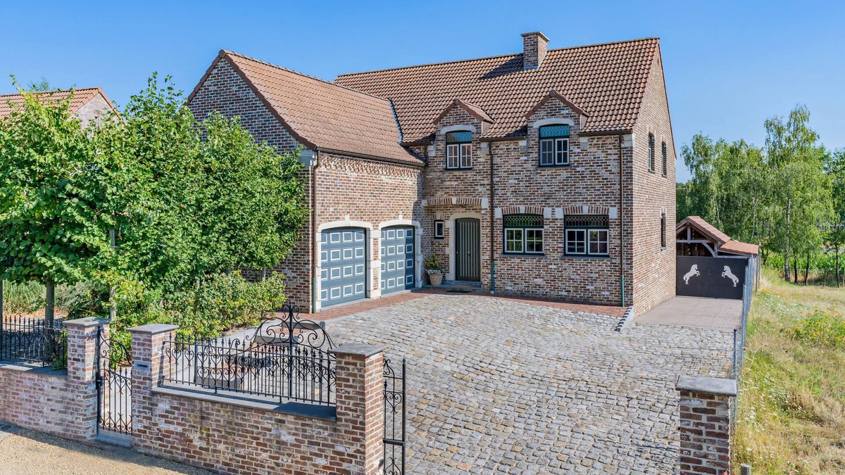 Tongeren House | Spacious characteristic house quietly located near Tongeren center.