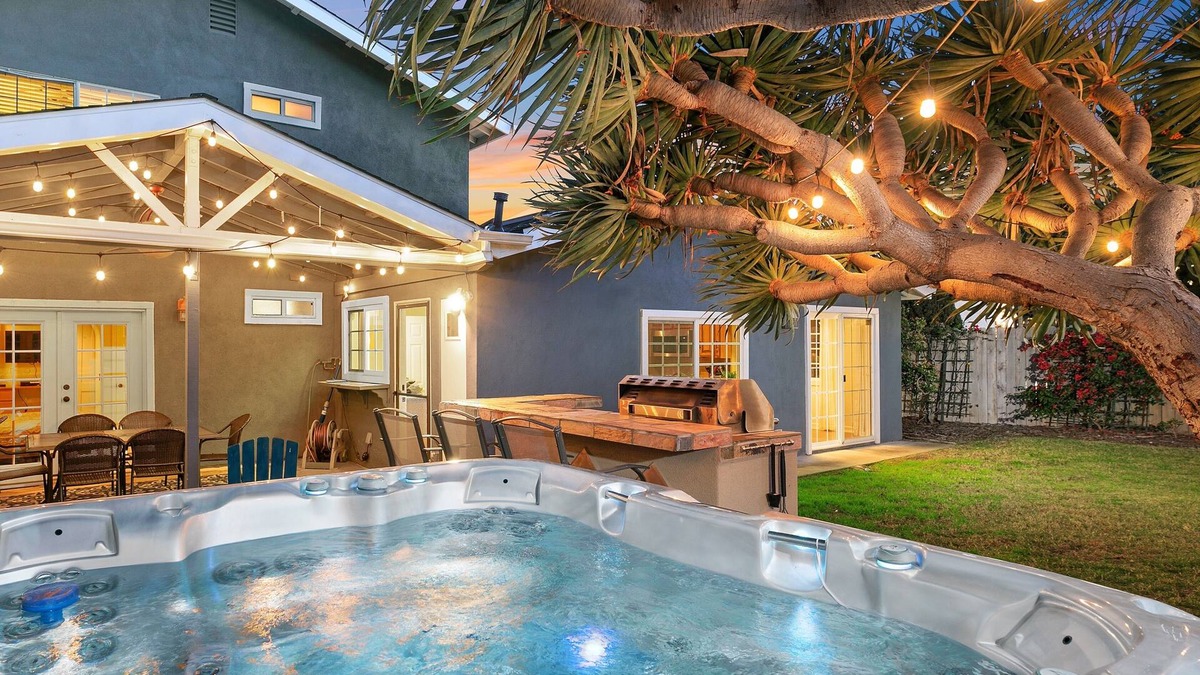 Olde Carlsbad House | Spacious, Charming, Clean Home Close To The Beach!