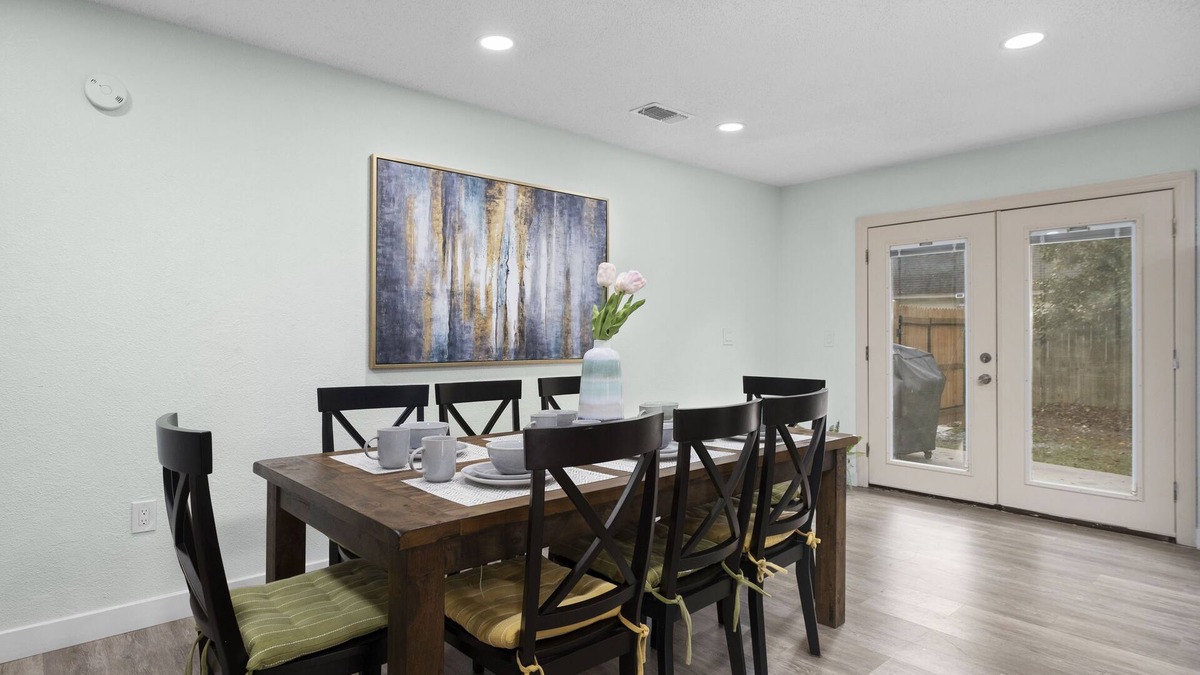 Gainesville House | Spacious charming Renovated Home near UF and SF
