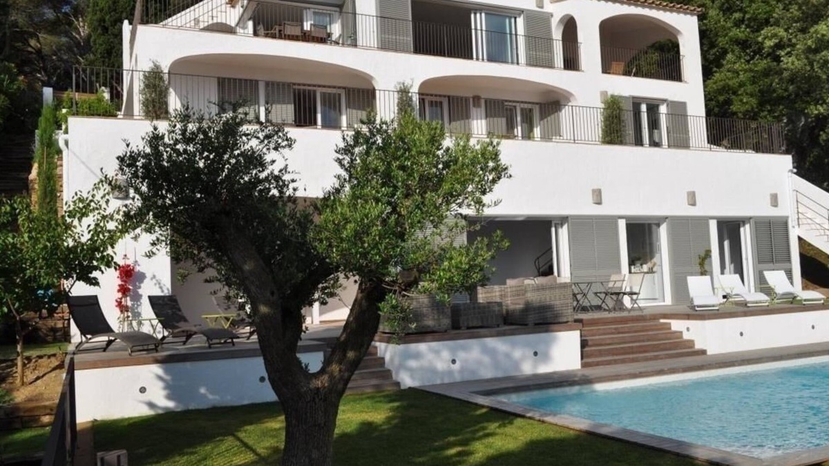 Sa Riera House | Spacious charming, sunny villa with breathtaking sea views