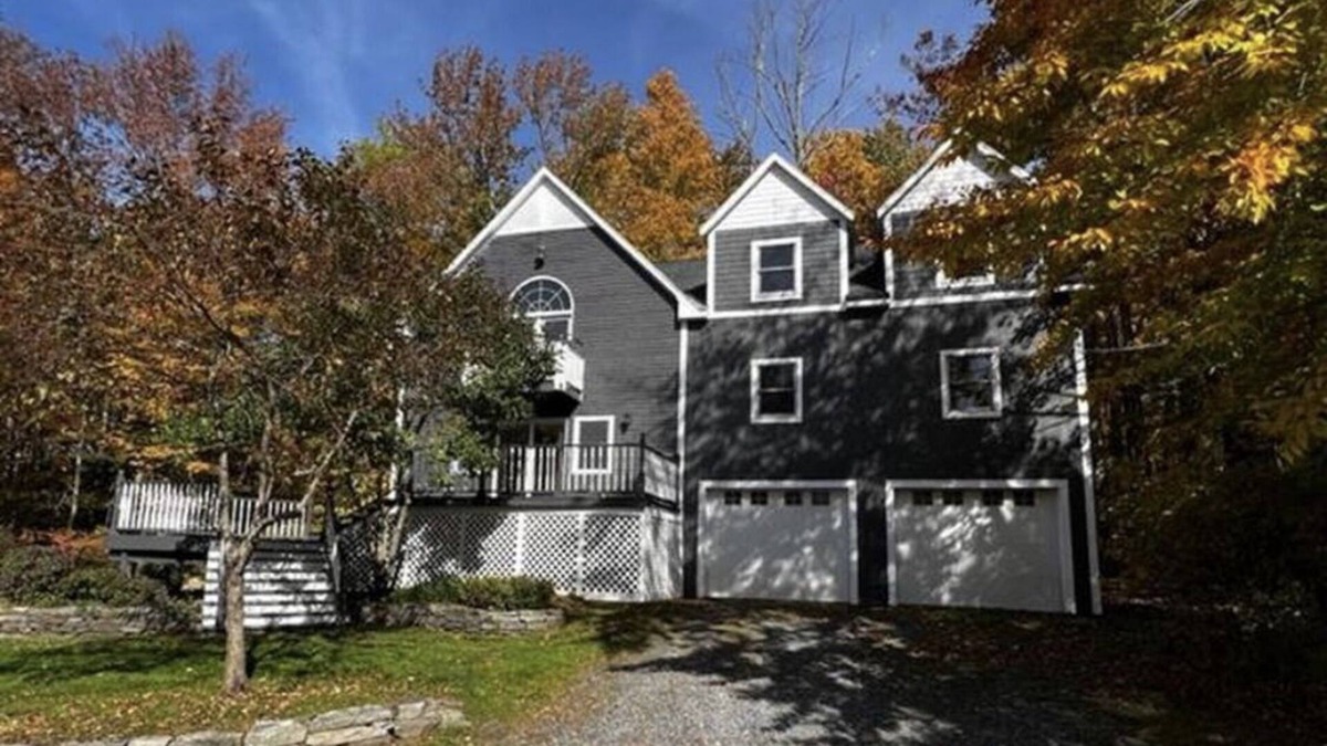 Wallingford House | Spacious Chipman Lake House Nestled against 200 ac. land trust with Water Access