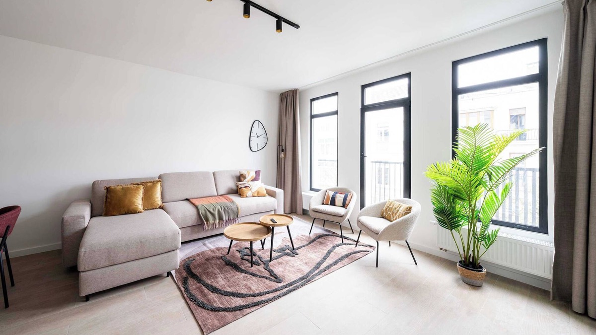 South Antwerp Apartment | Spacious City Getaway for 8 in Antwerp