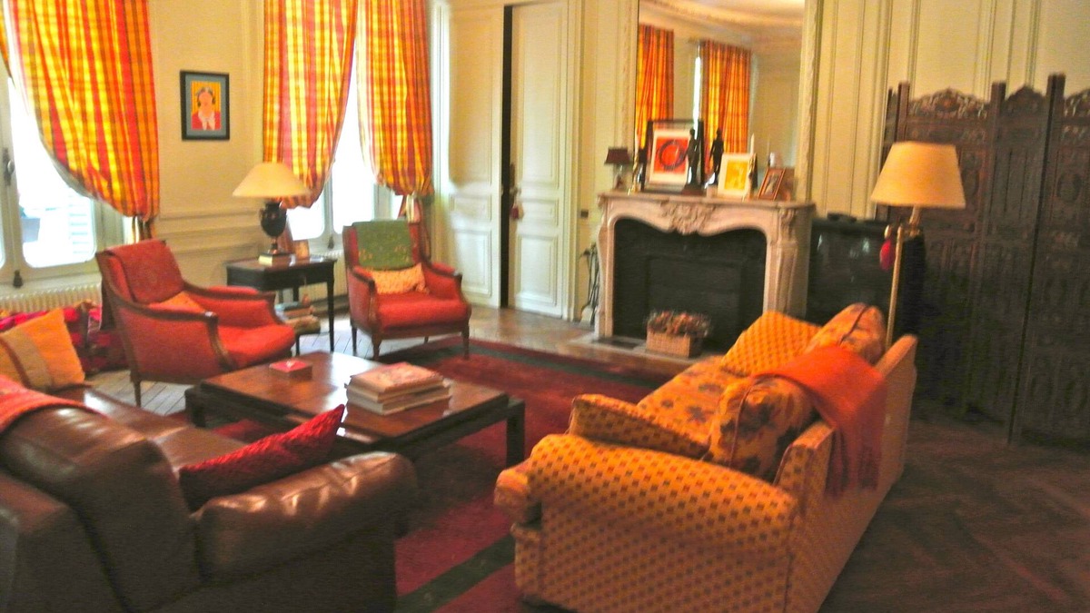 Quartier des Invalides Apartment | Spacious Classic 1 Bedroom Apartment in the Heart of Paris