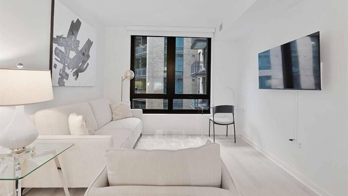 NoMa Hotel | Spacious + Clean | Desk + Business Center | near Capitol Hill