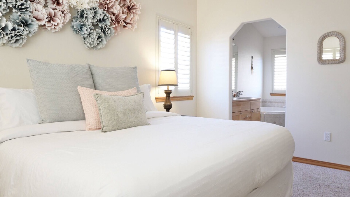 Sandpoint House | Spacious, Clean Home in Town w/King En Suite & Hot Tub