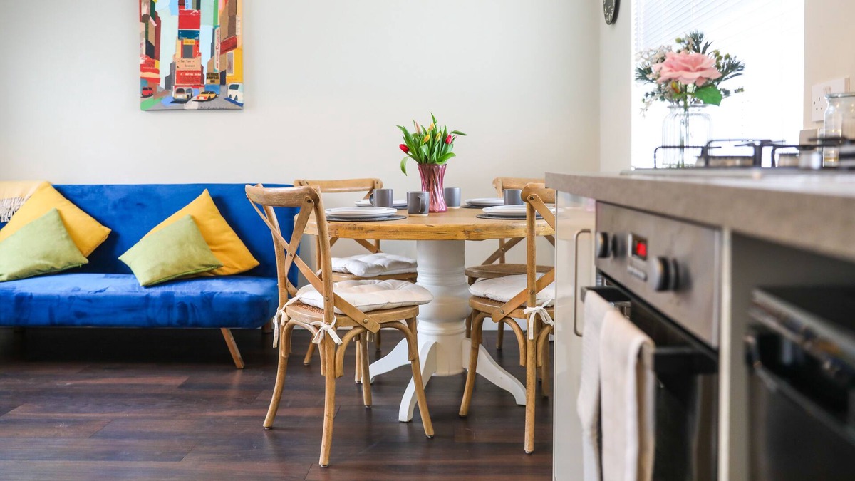 Wheatley House | Spacious & Clean House, sleeps 3 parking 2cars, Headington, Oxford, near A40&M40