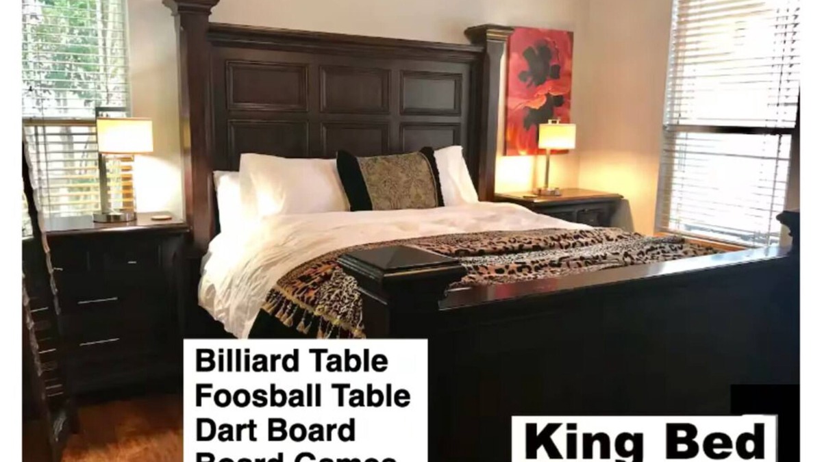 Buda House | Spacious & Clean !" King Bed, Two Queens, Double, Twins, Pet Friendly
