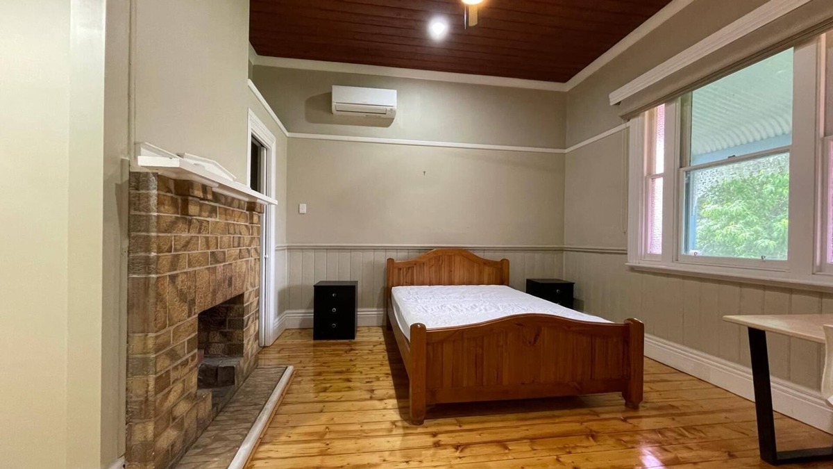 Seymour House | Spacious, clean & secure