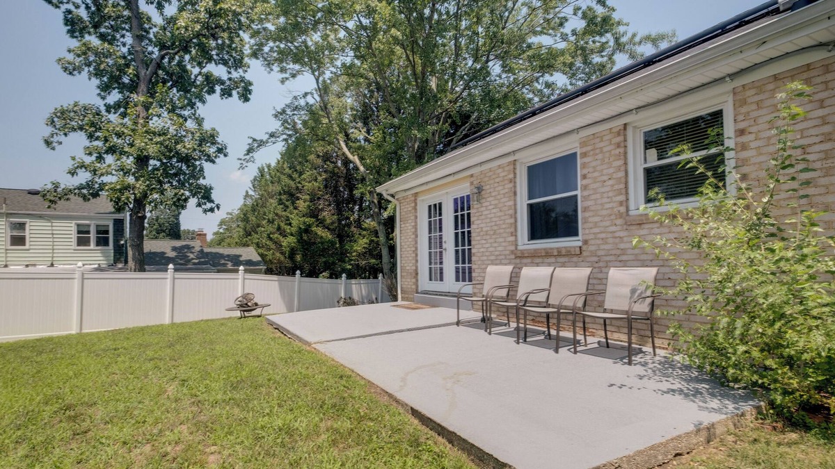 Clinton House | Spacious Clinton Home w/ Patio: 12 Mi to Capitol!