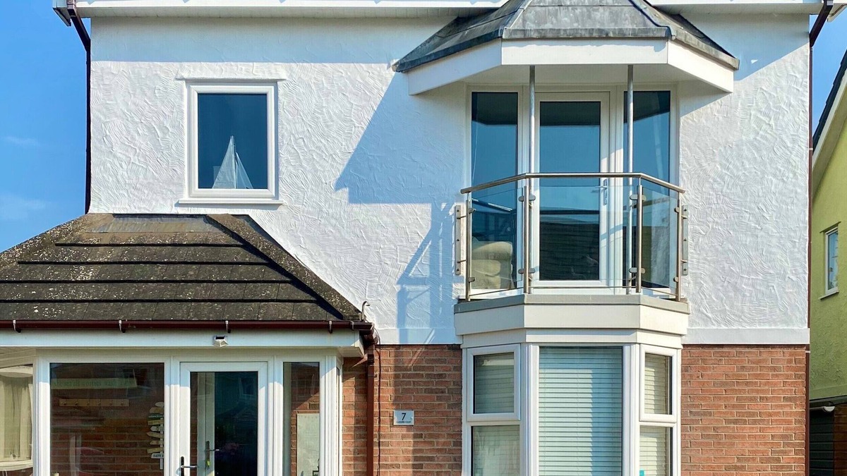 Trearddur Bay House | Spacious, comfortable house 200m from main beach at Trearddur Bay. EV Charger.