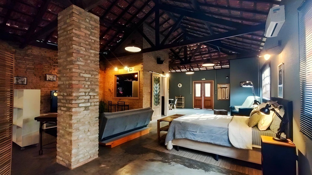 Santo Andre House | Spacious & Comfortable Industrial Loft