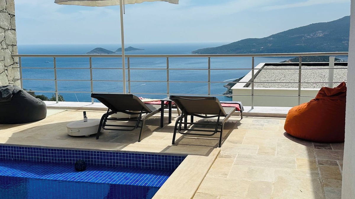 Kalkan House | Spacious, Comfortable 1 Bed Private Villa with the most fabolous Kalkan BayViews