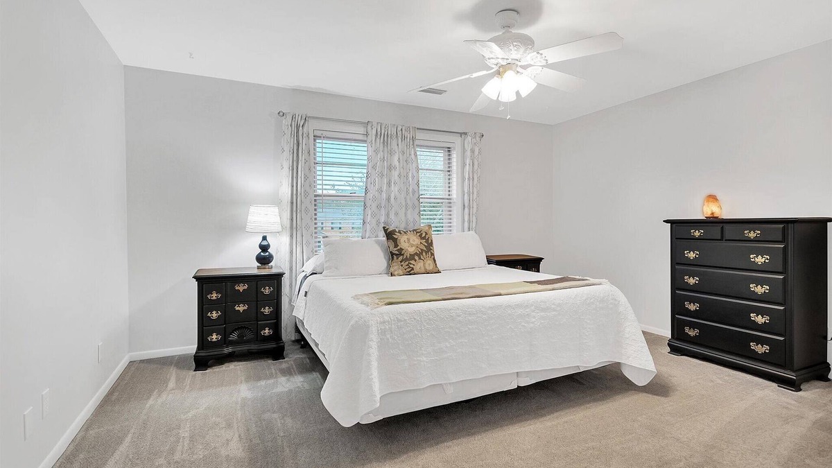 Huntsville Condo | Spacious Condo in Beautiful Jones Valley!