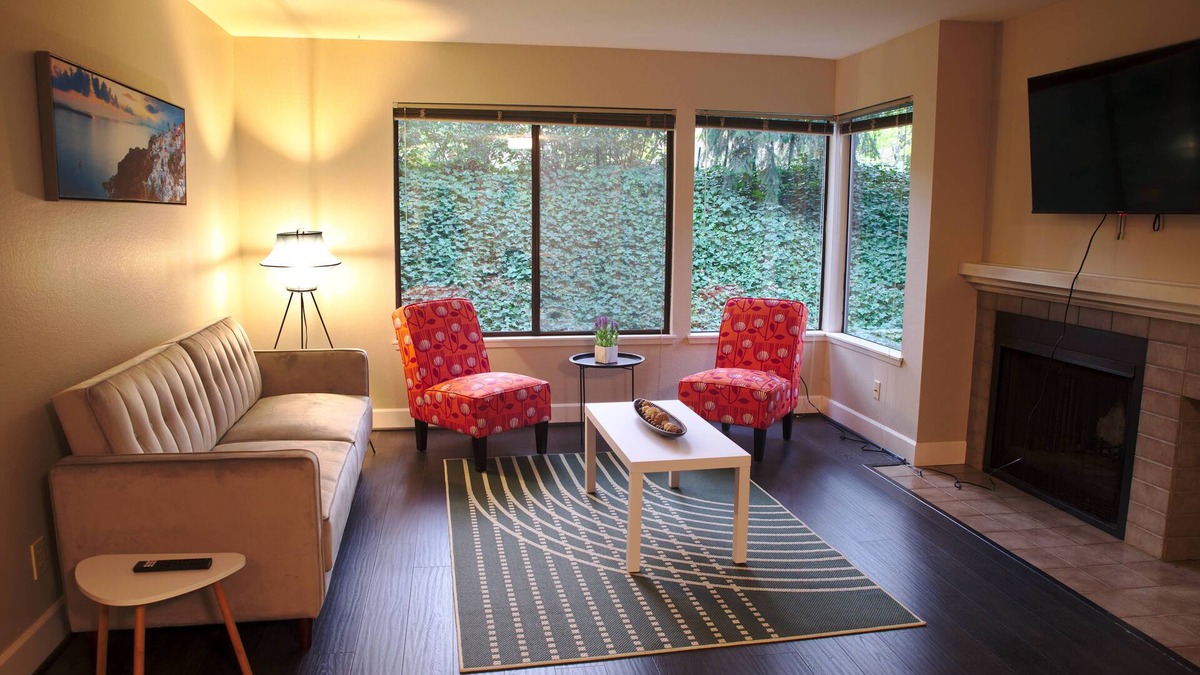 Northwest Bellevue Apartment | Spacious condo in downtown Bellevue