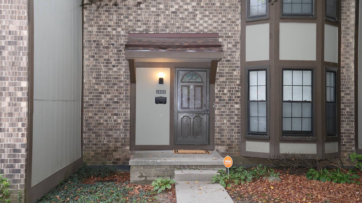 Southfield Condo | Spacious Condo in Southfield, Michigan