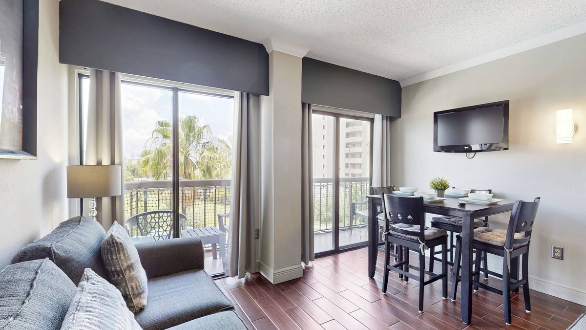 Southwest Orlando Condo | Spacious Condo with a Kitchenette, AC, Pools, Tennis, & Gym