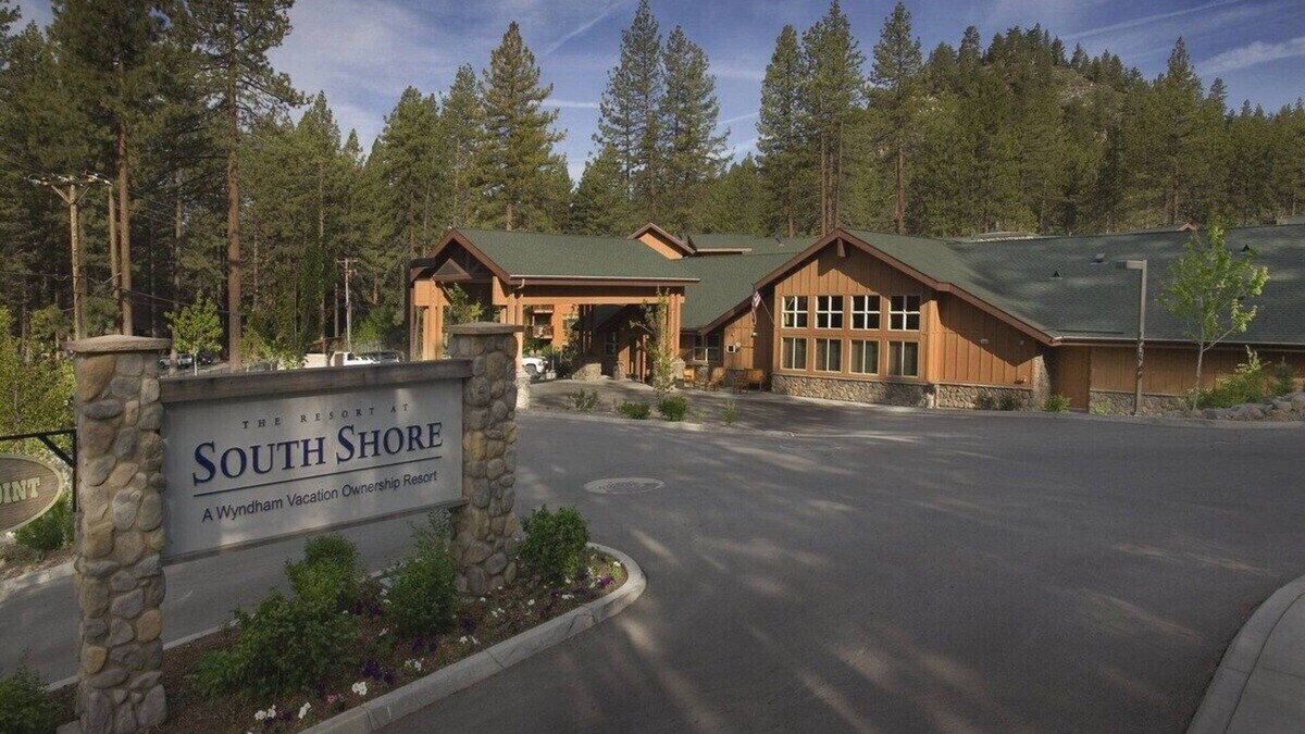 Elk Point Resort | Spacious condo with Resort amenities in South Lake Tahoe