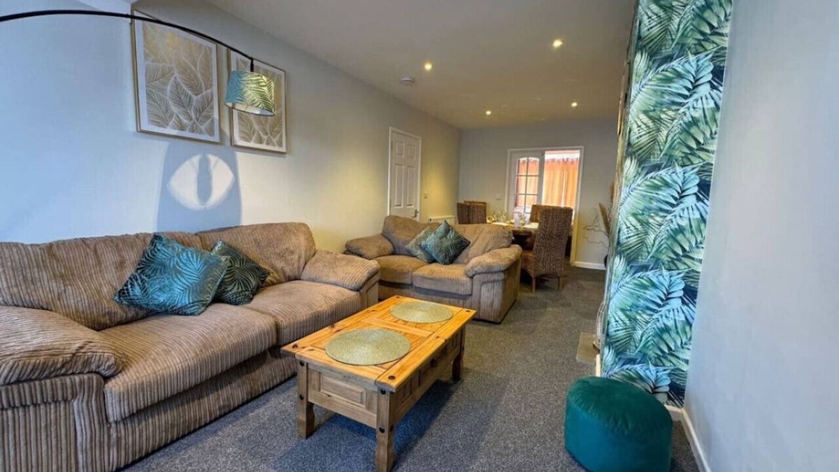 Swindon House | Spacious Contractor Accommodation