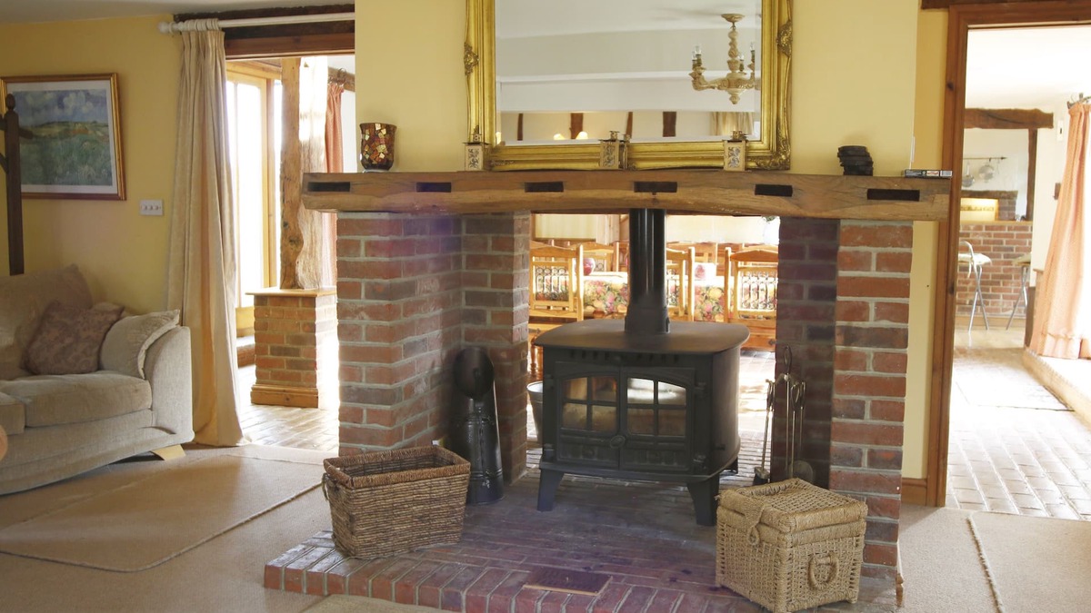 Ford House | Spacious converted barn perfect for families!