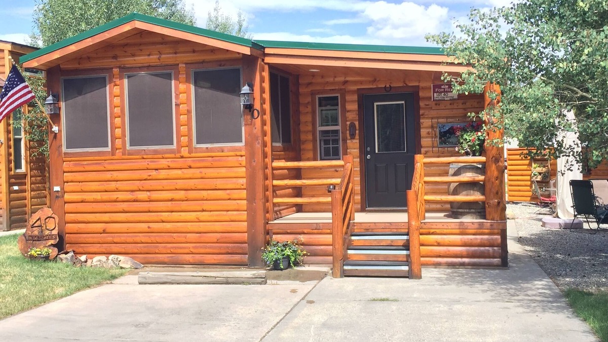 Breckenridge Ski Chalet | SPACIOUS CORNER LOT! Mountain Chalet Located In Beautiful Tiger Run RV Resort.