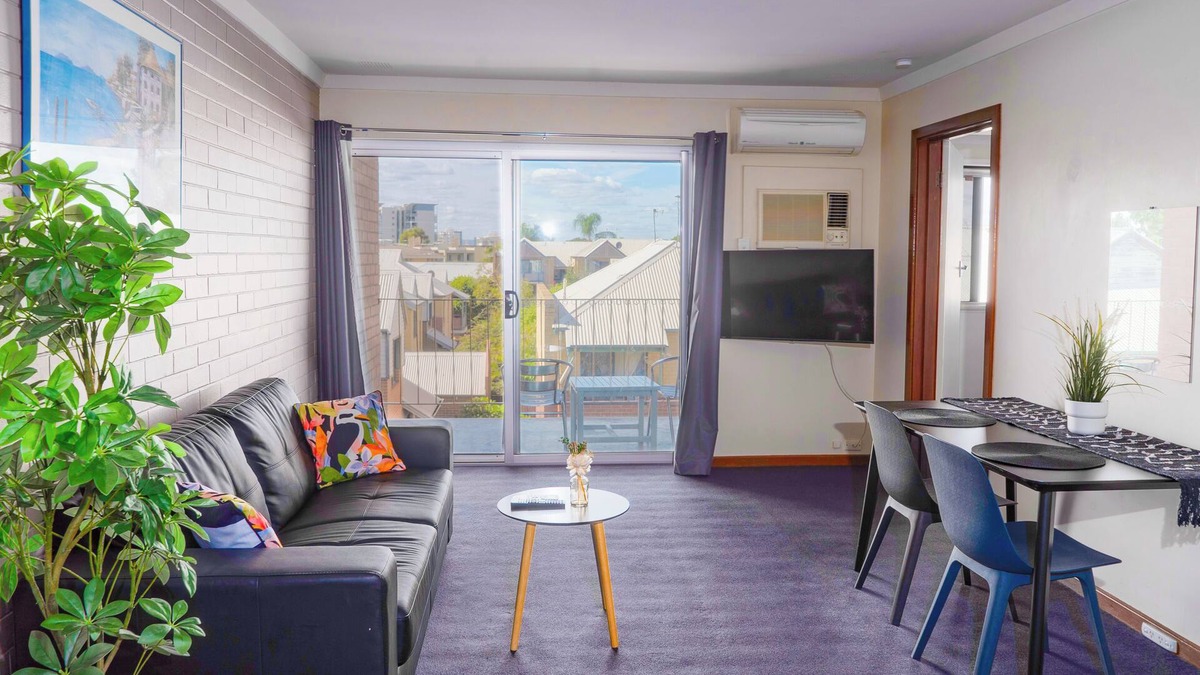 Perth Apartment | Spacious & Cosy self-contained 1 bedroom apartmentn