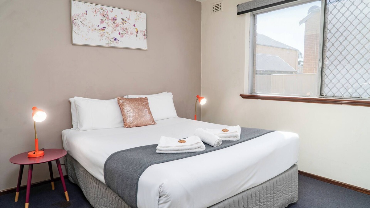 Rivervale Apartment | Spacious & Cosy Self-contained Apartment