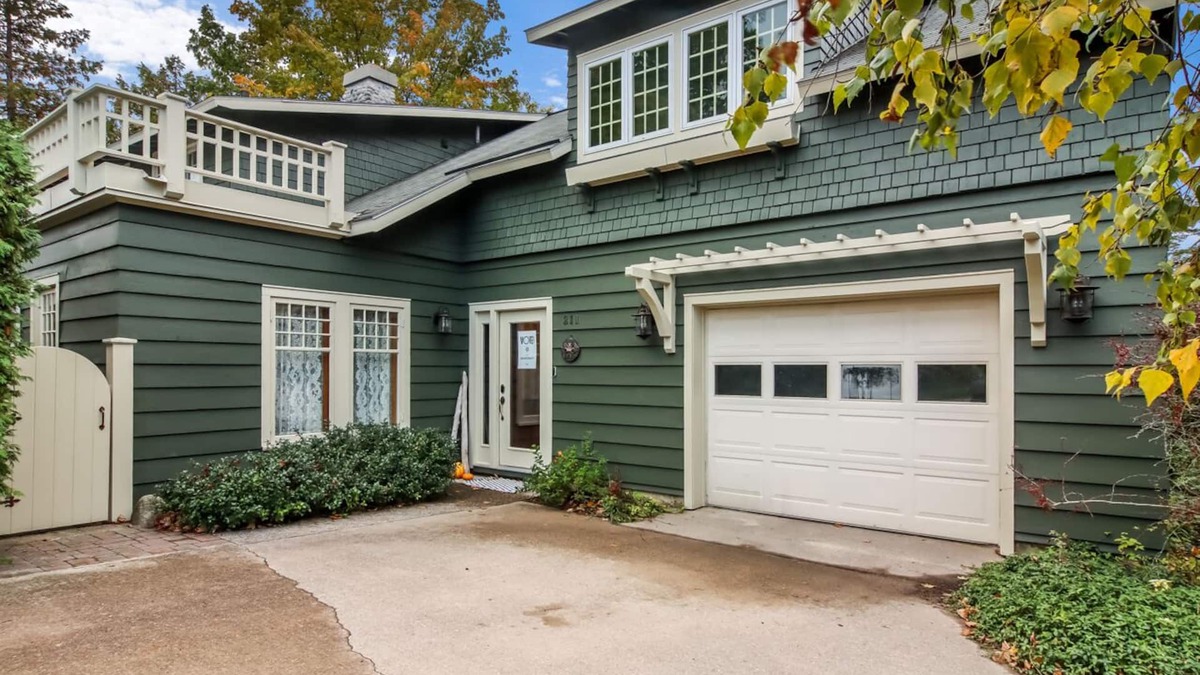 Leland Cottage | Spacious Cottage in Leland Walk2Beaches&Village Best Location in Leelanau County
