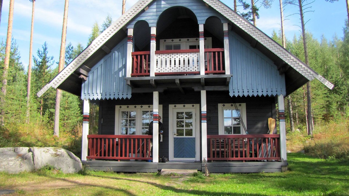 Lotjola House | Spacious cottage on an island in Lake Puruvesi.
