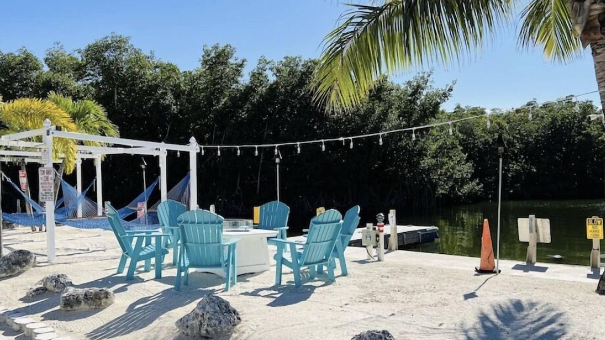Key Largo RV Rental | Spacious cottage - the Calusa campground-keylargo-pool