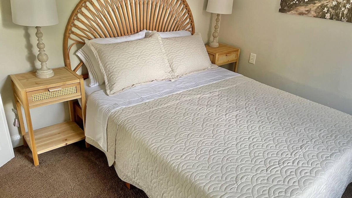 Chippewa Lake House | Spacious Cottage #7 @ Chippewa Lake