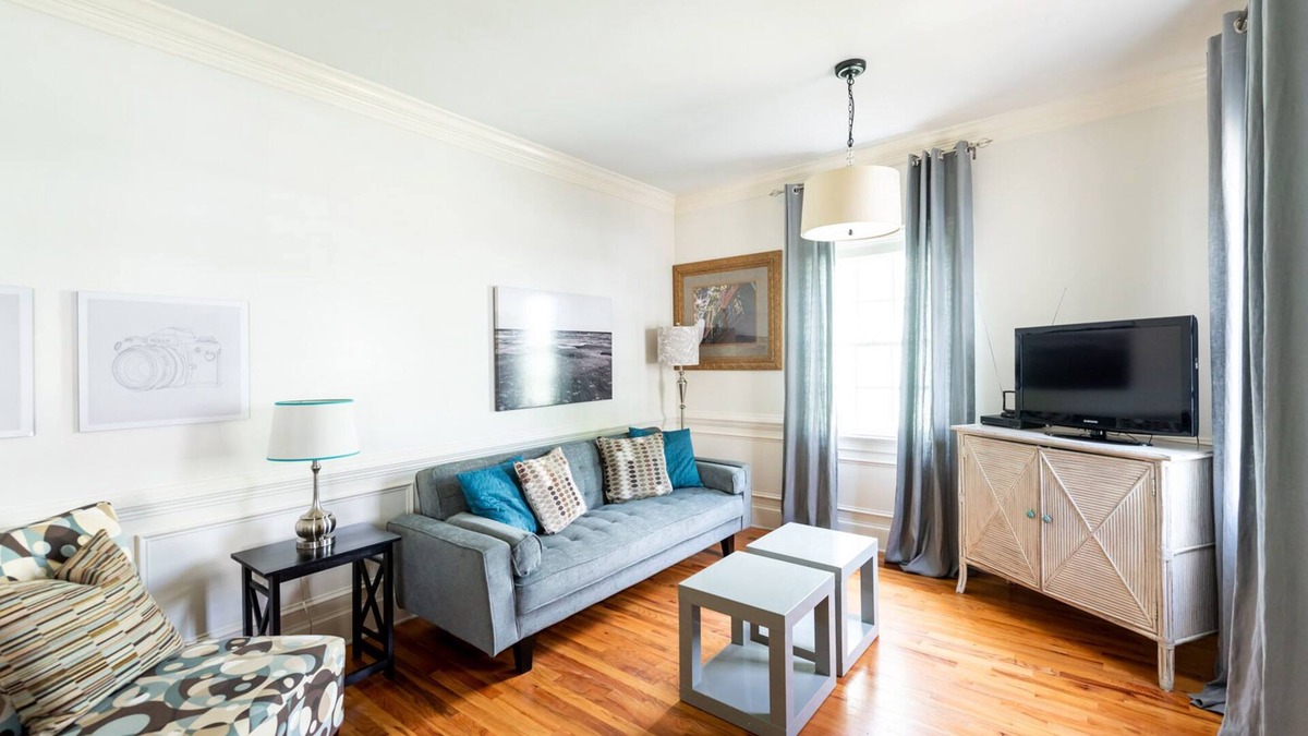 Beach Institute Apartment | Spacious Cottage w/King Bed, Patio, Easy Parking by Lucky Savannah
