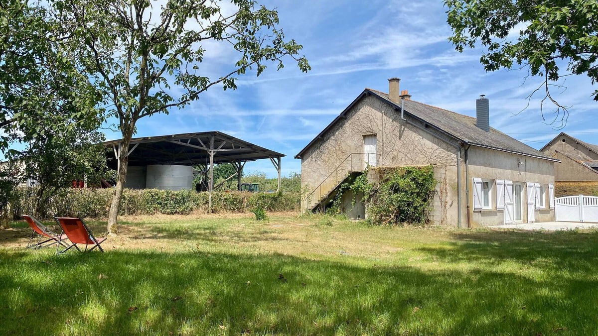 Le Gavre Cottage | Spacious Cottage with Garden, Near Forest, 6 Beds, BBQ & Wi-Fi