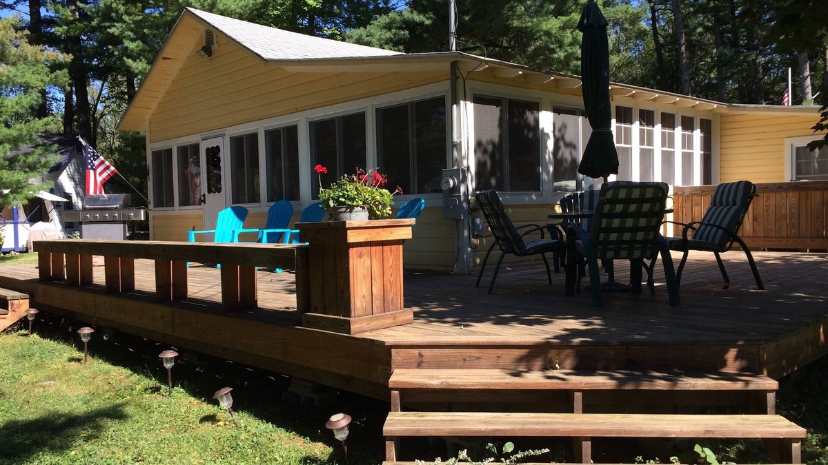 St. Albans Cottage | Spacious Cottage with Lake Access in quiet lakeside community