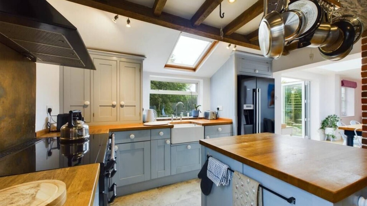 Rossett House | Spacious Country Cottage on border of England & Wales