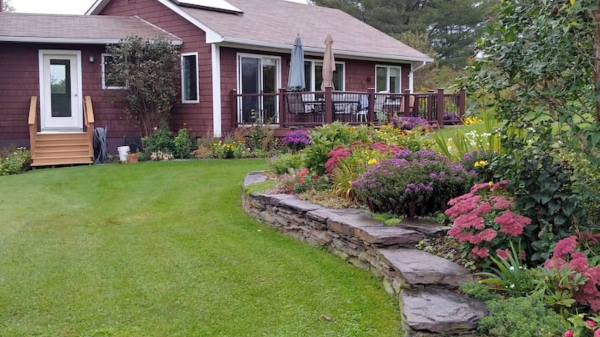 Montpelier Apartment | Spacious country retreat, close to Montpelier, close to nature. Smoke/pet free