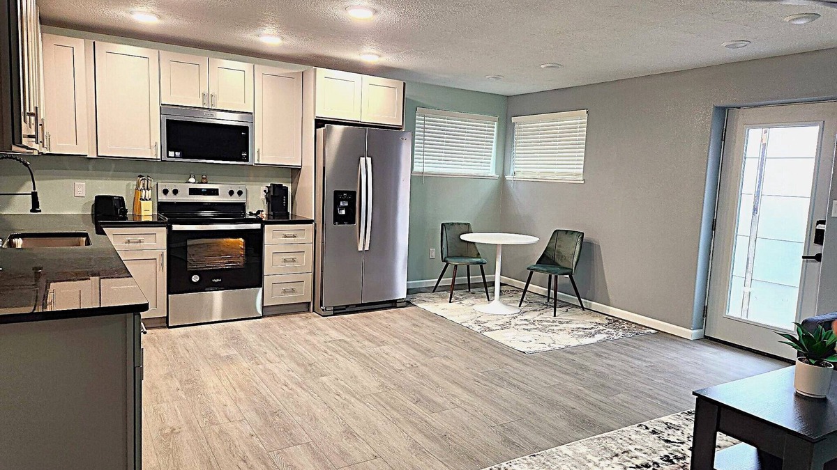 Scottsbluff Apartment | Spacious & Cozy 2-bedroom Apartment, Hot Tub, Ac, and free Wi-fi