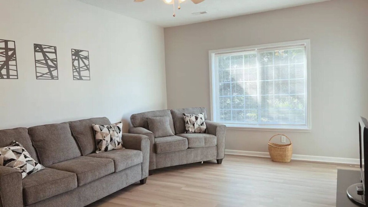 Columbia Condo | Spacious Cozy 3-bedroom Condo in Columbia Near The Heart of Mizzou!