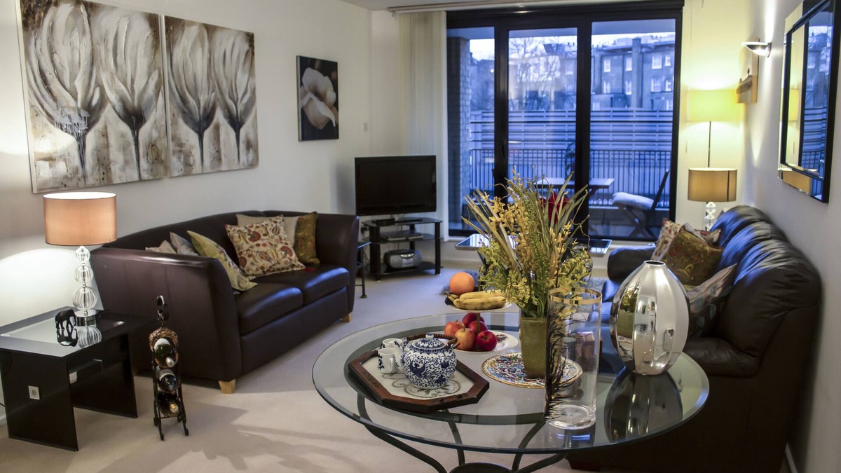 Kensington Apartment | Spacious Cozy Convenient place in the heart of South Kensington