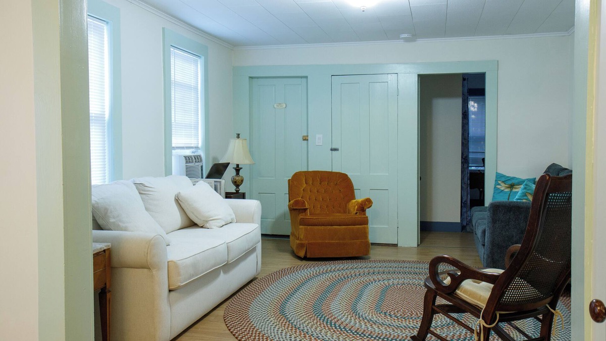 Shelburne Falls Apartment | Spacious & Cozy Ground Floor 2/3 Bed private suite