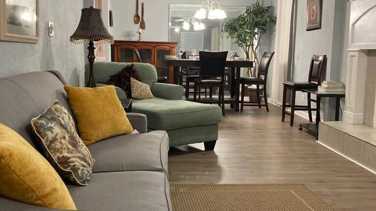 Lynn Haven House | SPACIOUS COZY HOME 5BD/2BTH SLEEPS 11 CLOSE TO THE BEACHES